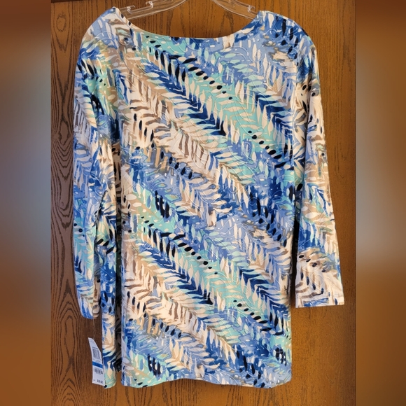 JM Collection BL Batik Leave pattern 3/4 length sleeve, round neck top NWT. - Picture 10 of 10
